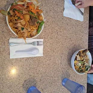 As you can tell by this pic, I'm far more experienced at packing bowls than Amanda is