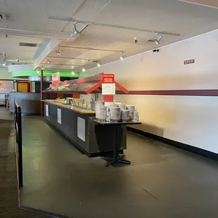 No lines today. I would guess people are still scared of post pandemic safety at a Buffett.