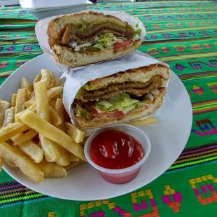 Torta de Milanesa de Pollo / Chicken Milanese Sandwich