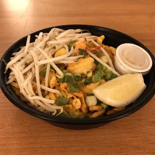 Pad-Thai with Shrimp and Chicken