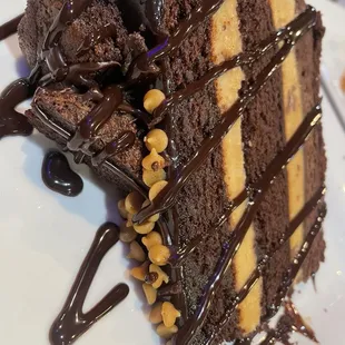 Peanut butter explosion cake