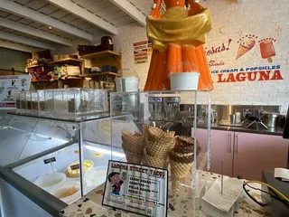 Bodega Laguna Ice Cream Shop