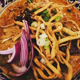 Duck Breast Chiang Mai Curry Noodles / Khao Soi Oakk Ped