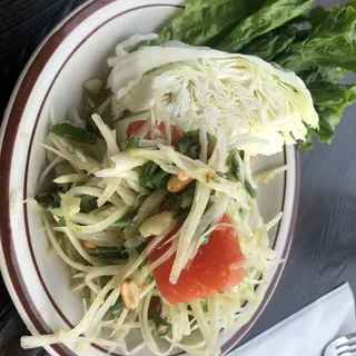 Somtum / Green Papaya Salad