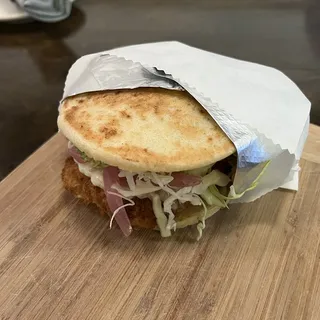 Arepas Rellena De Cemita