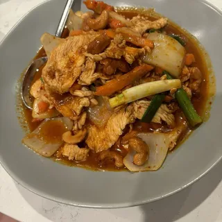 Chicken with Cashew Nuts
