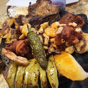 Molcajete Mar y Tierra