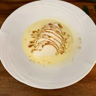 Floating island meringue