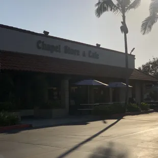 the outside of the restaurant