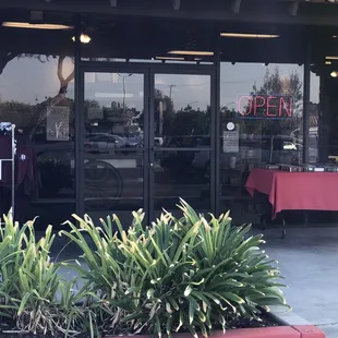 the outside of the restaurant