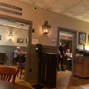 customers in the restaurant