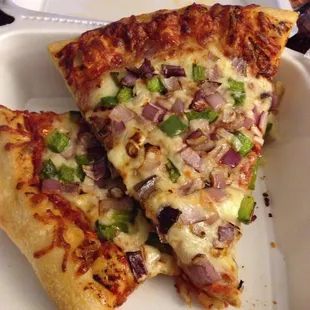 Great pizza by the slice. Good crust/toppings. They could operate as a standalone pizza shop. 2 slices for $2.99. Can't beat it!