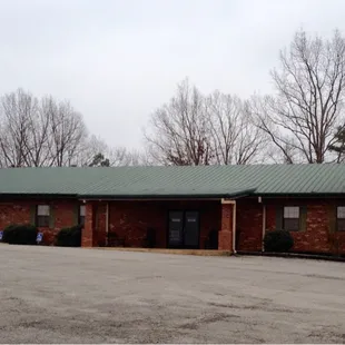 Chapman&apos;s on a closed day, only time you&apos;ll see an empty parking lot