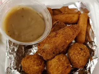 Romer's Bar and Grill