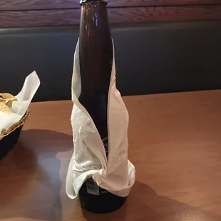 Love this napkin tied on the cold, wet bottle.