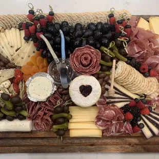 Surprise your MOM with a charcuterie board this mother's day