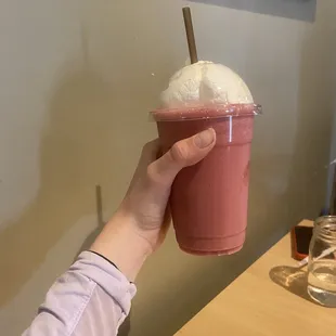 A smoothie use your eyes