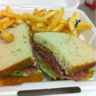 Corned beef sandwich to go