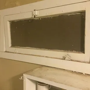 Window that doesn't lock