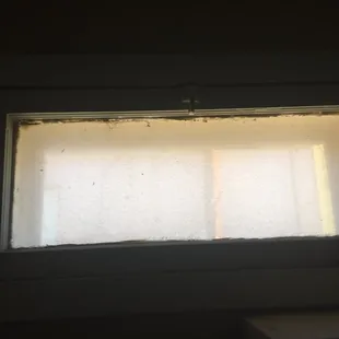 Filthy window that doesn't lock