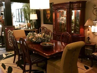 Invio Fine Furniture Consignment