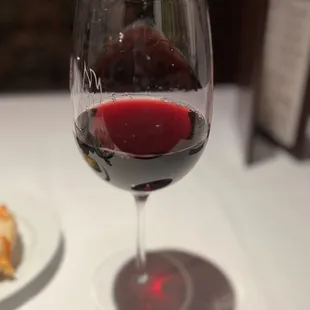 Pinot Noir (cork visible)