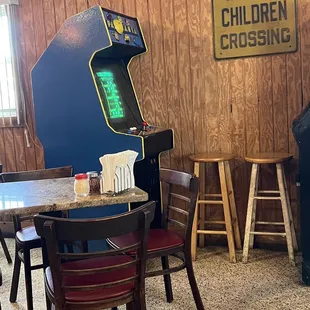 Charlie and Millie&apos;s Pizza  Pac Mania Old Skool