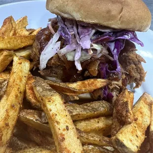 Pulled pork sandwich