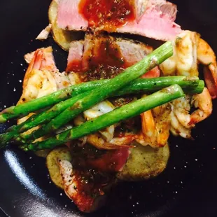 Ahi tuna with asparagus