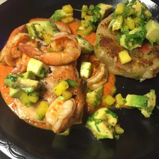 Seared salmon with Thai chili sauce with potato pancakes
