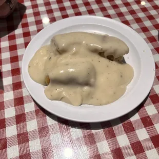 Biscuit and gravy