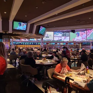 Couldn't snag a spot at the sports book bar, so they put me in the corner.