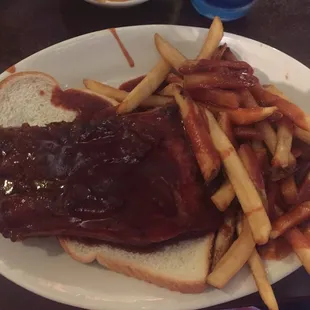 1/4 rack of ribs &amp; French fries with sauce = the meal of a lifetime, best BBQ ever