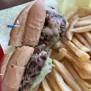 Steak sandwich with fatty pieces