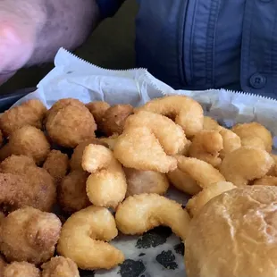 21 Fried Shrimp Diner with Fried Mushroomd