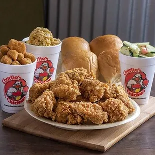 food, fried chicken wings, poultry, bbq wings, chicken wings, fried chicken, bbq chicken, chicken wings and fried chicken, chicken