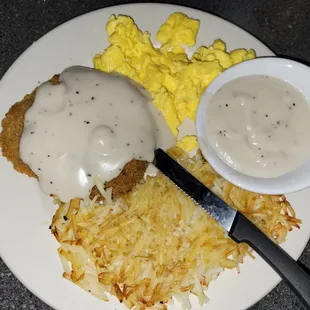 eggs, hash browns and gravy
