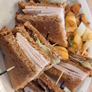 Club on wheat no tomato