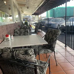 Patio (dog friendly)