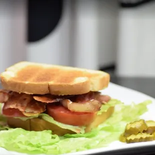 a bacon and lettuce sandwich
