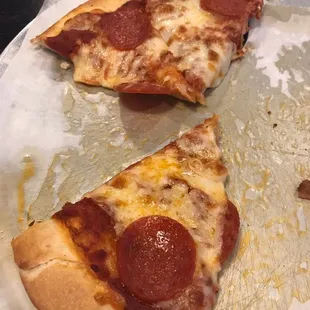 Medium cheese Pizza add pepperoni