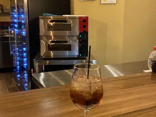 Decanter Lounge