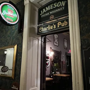 Welcome to Charlie&apos;s Pub!