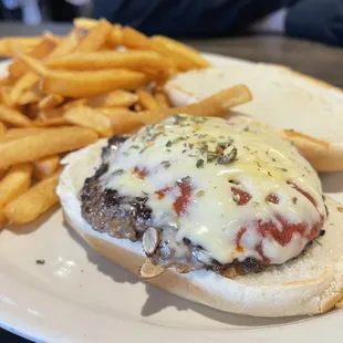 Charlies Restaurant & Taverna