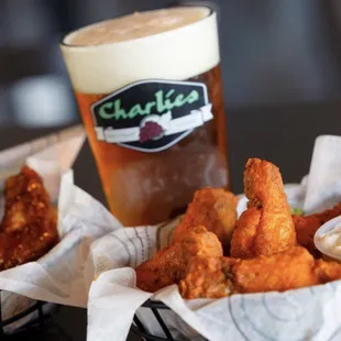 chicken wings and fried chicken, bbq wings, poultry, chicken wings, food, fried chicken wings, fried chicken, chicken, bbq chicken