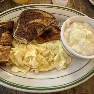 Eggs, bacon, grits, rye toast