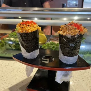 Spicy scallop hand roll