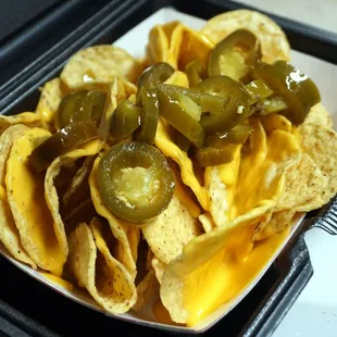 a tray of nachos