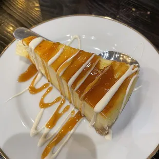 Creme brûlée cheesecake dessert