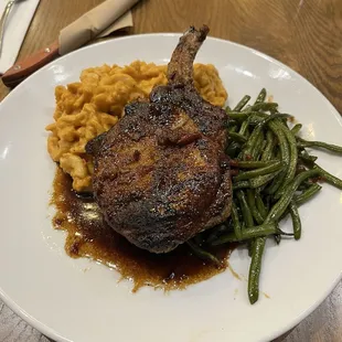 Simply delicious and amazing. Great food and service!